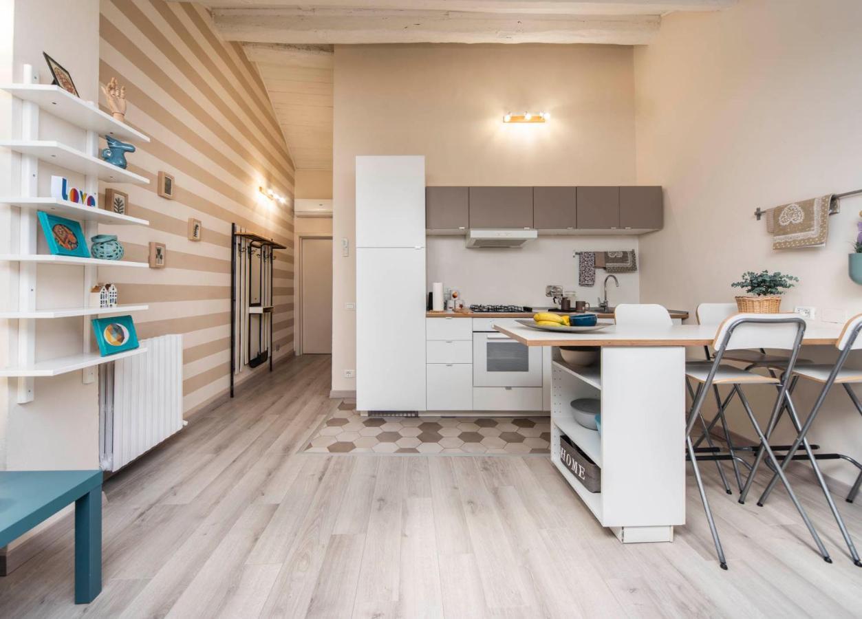 Reggio Center Lovely Apartments Реджонель-Эмилия Экстерьер фото