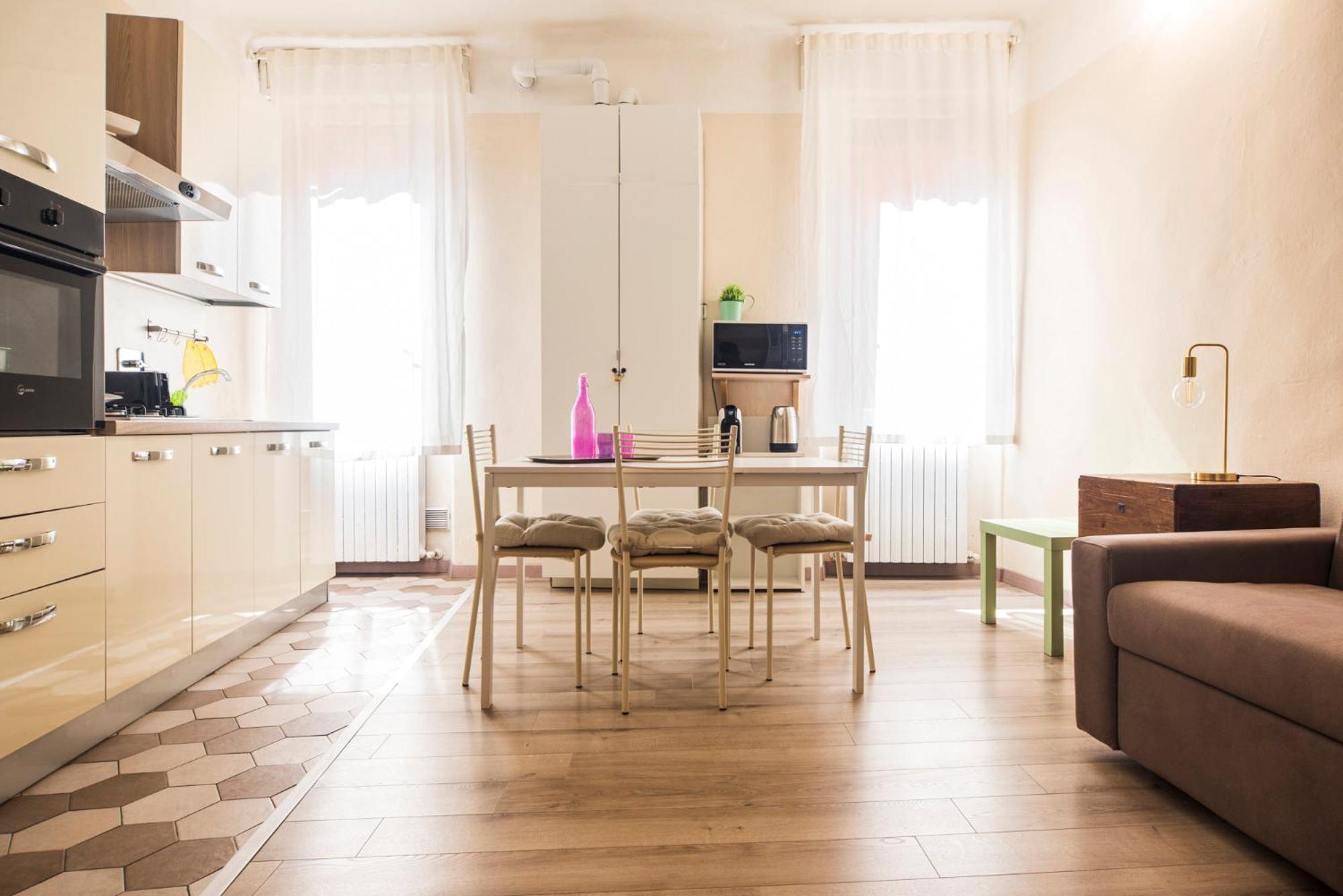 Reggio Center Lovely Apartments Реджонель-Эмилия Экстерьер фото